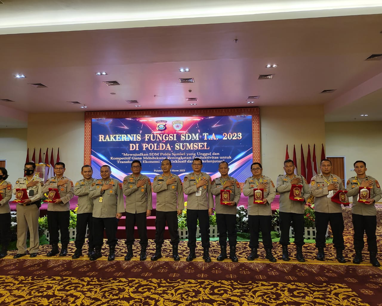 Kabag SDM Polres Muba Dapat Penghargaan Juara Terbaik 1 di Polda Sumsel