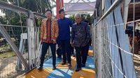 Bupati OKI, H Iskandar SE saat peresmian Jembatan gantung Sugih Waras