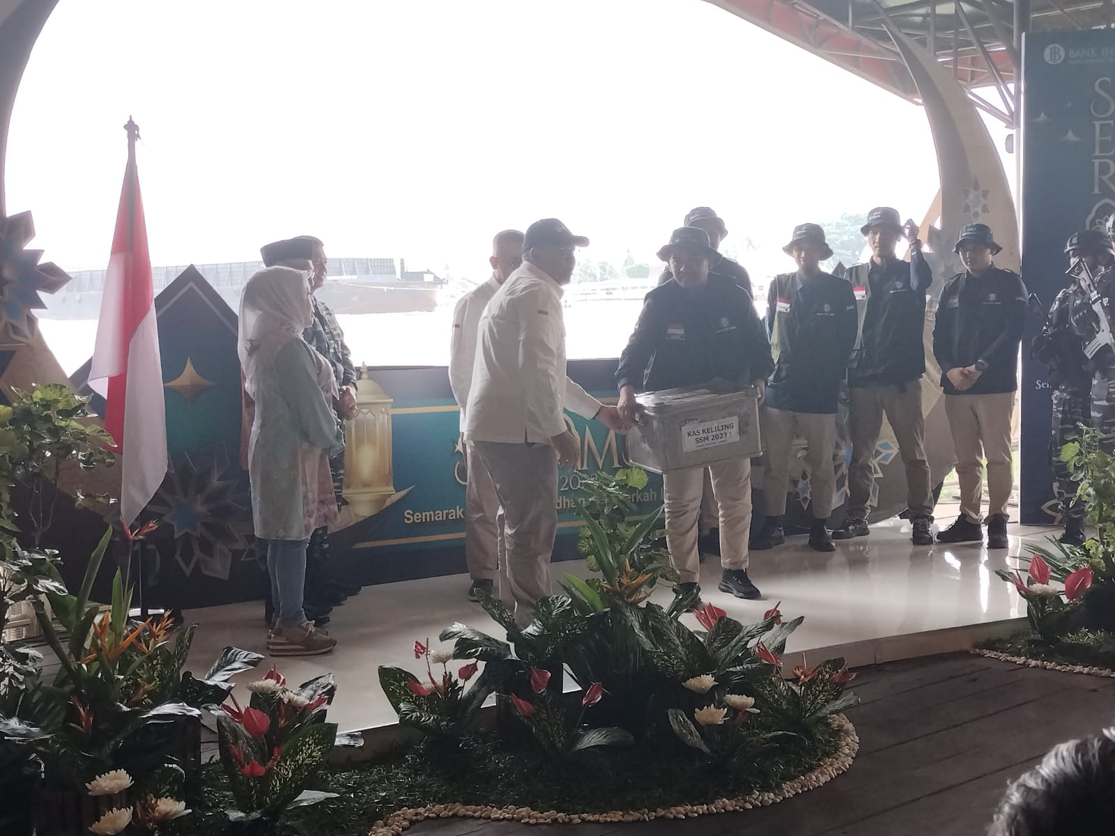 Program Susur Sungai Musi dalam rangkaian Semarak Rupiah Ramadhan dan Berkah Idul Fitri (SERAMBI) ini di gelar di pelataran River Side,   Sabtu (1/4/2023)