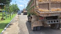 Dua kendaraan truk angkutan tanah tanpa terpal di giring ke Mapolres Ogan Ilir