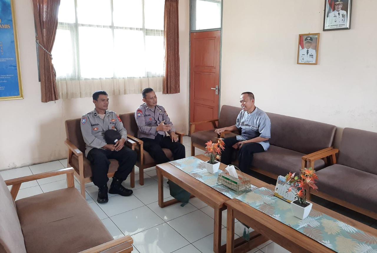Satuan Binmas Polres Ciamis Polda Jawa Barat melaksanakan sambang ke SMAN 1 Ciamis