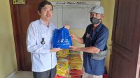 PT Sentosa Bahagia, PT Medco E&P dan PT Bastian Olah Sawit memberikan paket sembako gratis