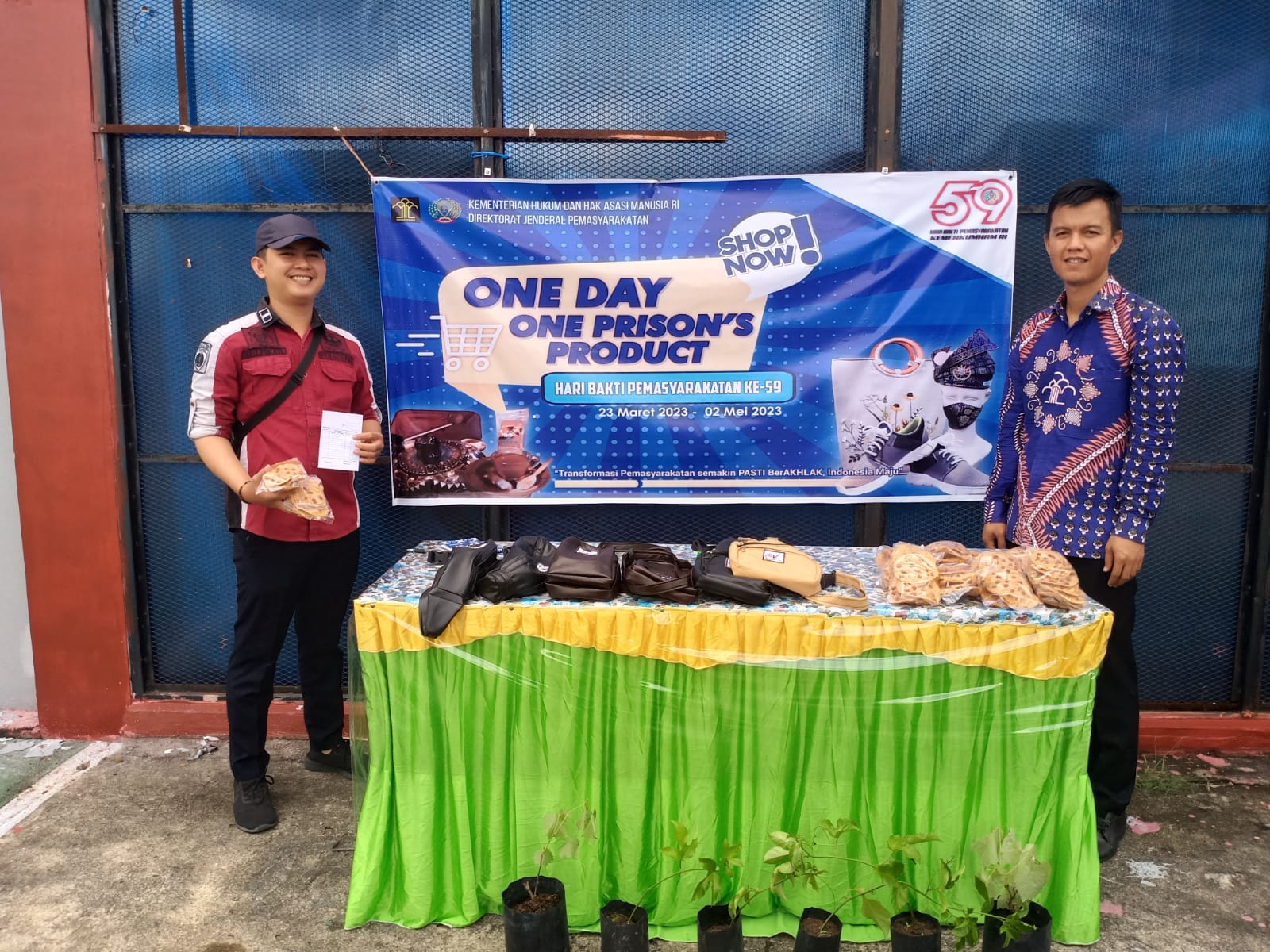 Lapas Kelas IIB Kayuagung kembali menyemarakkan Hari Bhakti Pemasyarakatan (HBP) Ke-59, dengan menggelar kegiatan One Day One Prison's Product