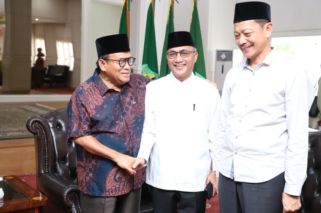 Komisaris Independen PT Pusri Palembang KH Amiruddin Nahrawi bersama Senior Vice President Bisnis Office Pusri Fachrurrozi menemui Pj Bupati Apriyadi Mahmud