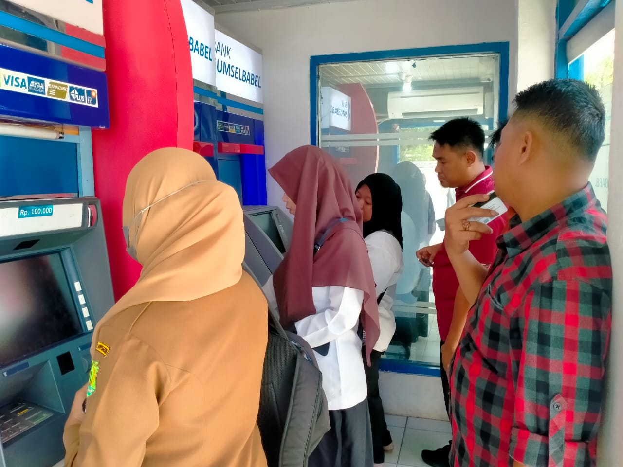 Tunjangan Hari Raya (THR) honorer dan PNS di lingkungan Pemkab Muba sudah dicairkan, Selasa (11/4/2023)