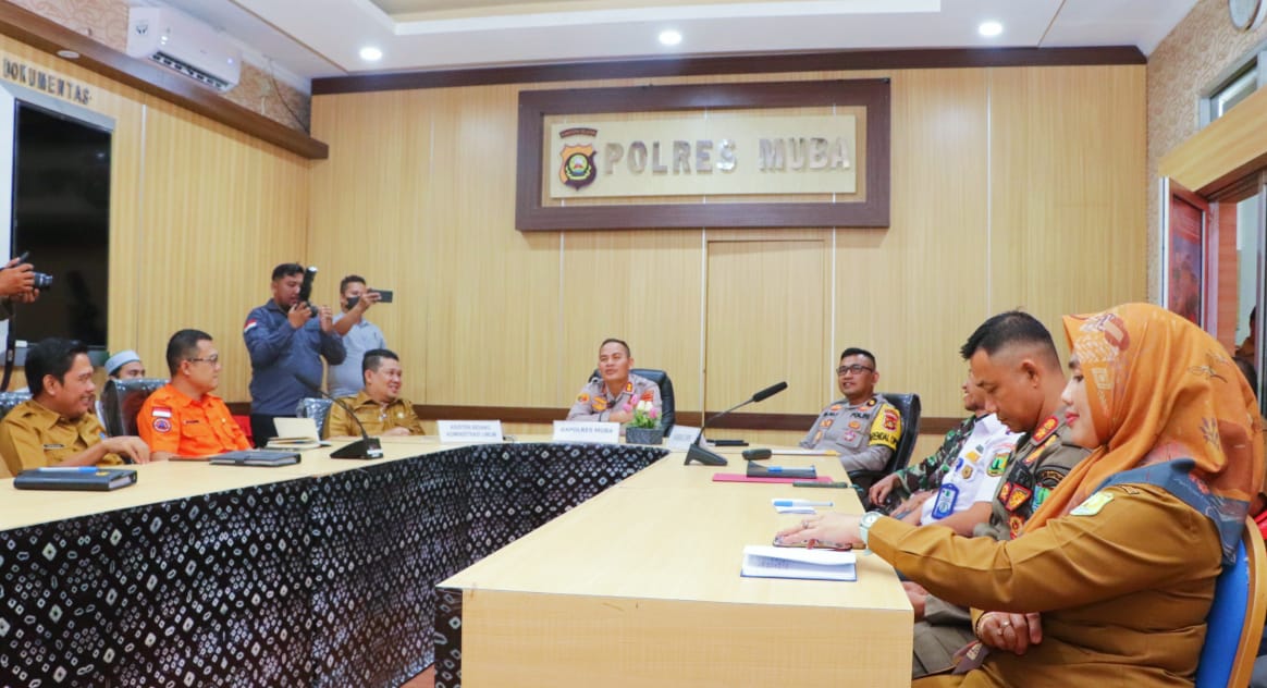 Rapat Koordinasi Lintas Sektoral Ops Ketupat Musi – 2023 dengan Polda Sumatera Selatan Secara Virtual di Ruang Command Center Polres Muba, Selasa (11/04/2023)