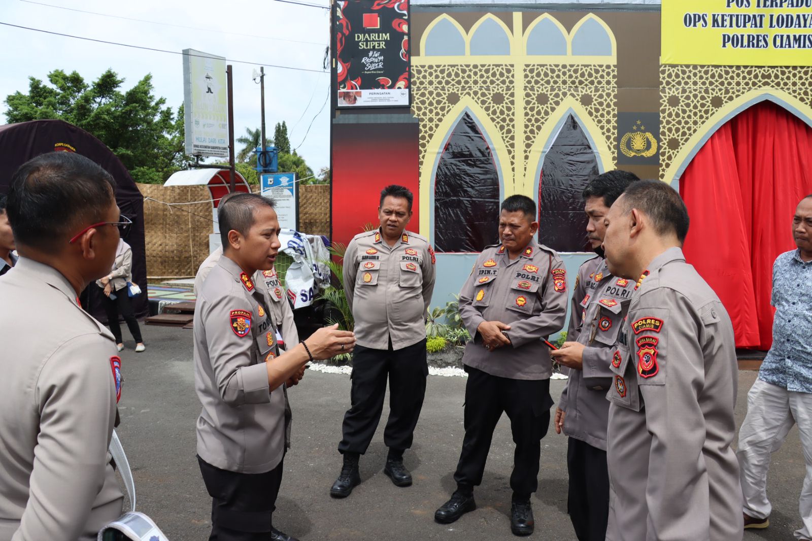 melakukan pengecekan Pos Pengamanan/Pelayanan/Terpadu/Gatur di wilayah hukum Polres Ciamis Polda Jabar, Kamis (13/4/2023)