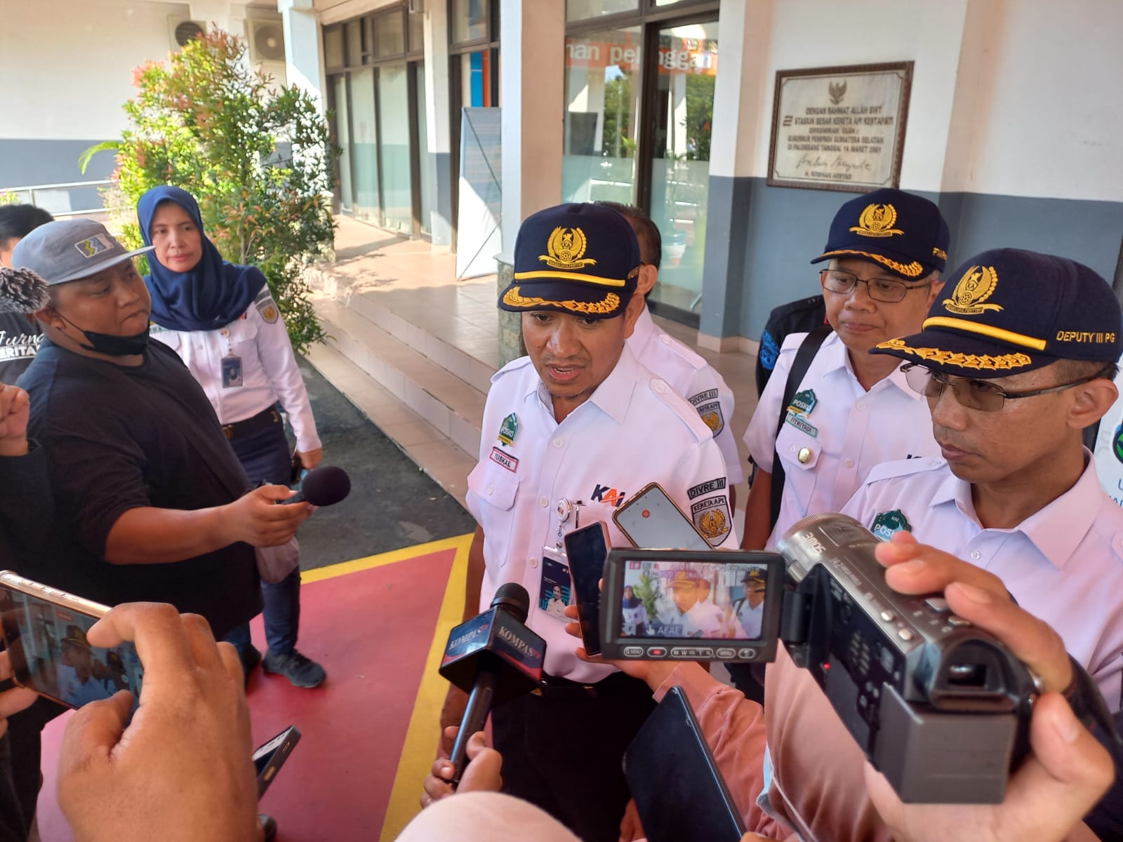 Plt  Eksekutif Vice Presiden PT KAI Divre III Palembang, Yuskal Setiawan,