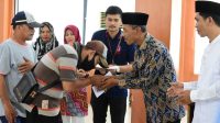 Sebanyak 264 orang petugas kebersihan dilingkungan Pemerintah Kabupaten Ogan Komering Ilir menerima zakat dari Badan Amil Zakat Nasional Kabupaten OKI
