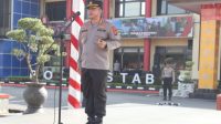 Kapolrestabes Palembang Kombes Pol Harryo Sugihhartono SIK MH saat memimpin apel pagi, Jumat (14/4/2023)
