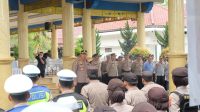 apolres OKI, AKBP. Dili Yanto SIK SH MH saat memimpin apel pagi, Senin (24/4/2023)