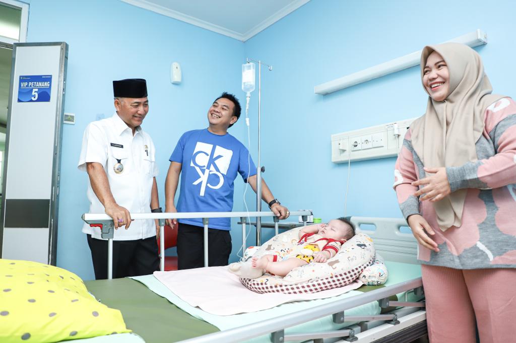 Pj Bupati Apriyadi Mahmud mendatangi sejumlah pelayanan kesehatan di Puskesmas Balai Agung, RSUD Sekayu, Rabu (26/4/2023)