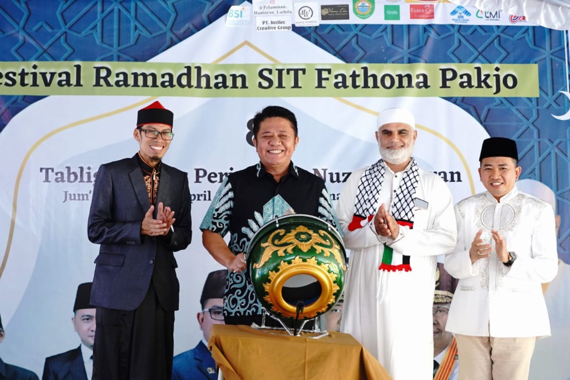Herman Deru Ingin Lulusan SIT Fathona Pakjo Tak Hanya Cerdas, Tetapi Memiliki Karakter (Dok. Humas Pemprov Sumsel)