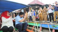 Feby Deru Tinjau Kondisi Korban Kebakaran dan Serahkan Bantuan di Palembang (Dok. Humas Pemprov Sumsel)