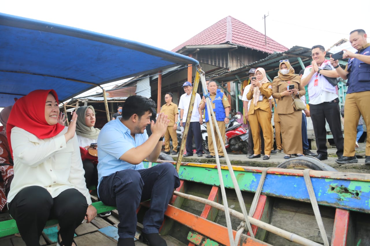 Feby Deru Tinjau Kondisi Korban Kebakaran dan Serahkan Bantuan di Palembang (Dok. Humas Pemprov Sumsel)