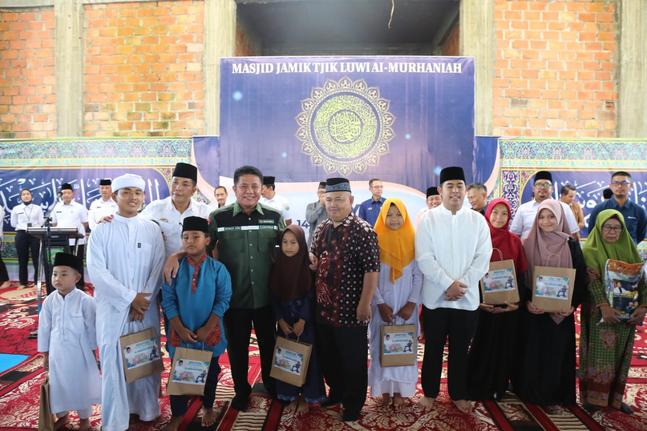 Herman Deru Berbagi Kebahagiaan Ramadhan Bersama 1444 Anak Yatim Piatu (Dok. Humas Pemprov Sumsel)