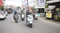 Bersama Komunitas Vespa, Herman Deru Ngabubu-Ride Keliling Kota Palembang (Dok. Humas Pemprov Sumsel)