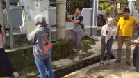 Unit piket reskrim Polrestabes Palembang saat melakukan olah kasus pengeroyokan, Senin (8/5/2023)