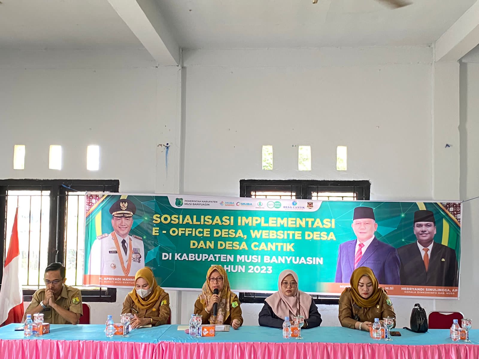 sosialisasi E-office sekaligus website dan desa cantik di Desa Lais Kecamatan Lais