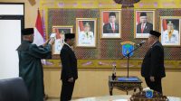 Pelantikan dan pengambilan sumpah/janji pejabat pimpinan tinggi Pratama, Inspektur Inspektorat Kabupaten OKI terpilih, Syaparudin SP MSi oleh Sekda Kabupaten OKI, H Husin SPd MM MPd, Jumat (12/05/2023)