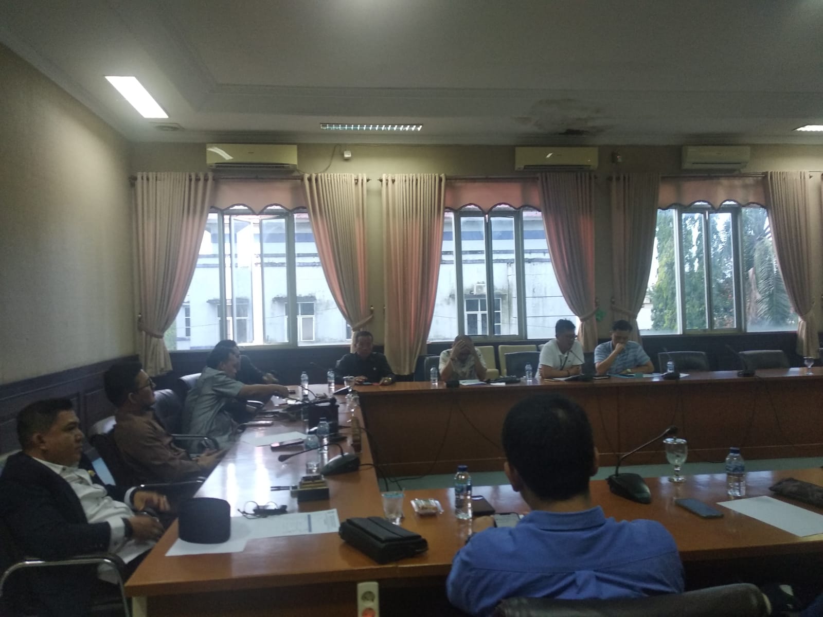 Forkom Pati mendatangi kantor DPRD OKI untuk menyampaikan beberapa keluhan yang terjadi di Kabupaten OKI