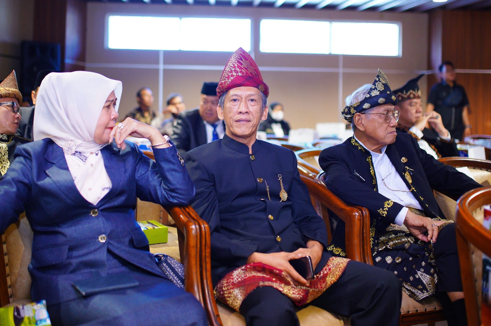 Staf Ahli Bidang Pembangunan H Thabrani Rizki bersama Pj Ketua Tim Penggerak PKK Kabupaten Muba Hj Asna Aini Apriyadi MSi menghadiri Rapat Paripurna Istimewa DPRD Provinsi Sumatera Selatan dalam rangka Peringatan Hari Jadi ke-77 Provinsi Sumatera Selatan Tahun 2023, Senin (15/5/2023)