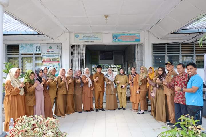 Wali Kota Tanjungbalai H Waris Tholib saat melakukan kunjungan ke SMAN 3 Tanjungbalai, Selasa (16/5/2023)