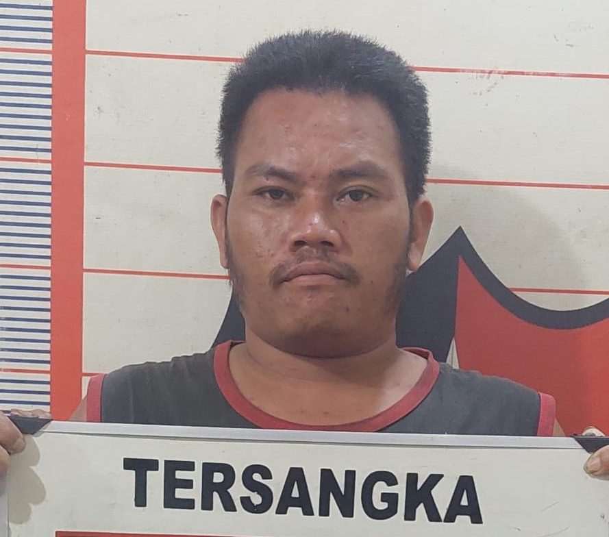 Aan, salah satu pelaku pencurian buah sawit saat diamankan polisi