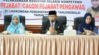 Wali Kota Tanjung Balai, Waris Tholib saat membuka Seleksi Kompetensi Pejabat/Calon Pejabat Pengawas
