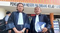 Tim kuasa hukum terdakwa Saherman, Marulam Simbolon SH didampingi Zulfahmi SH