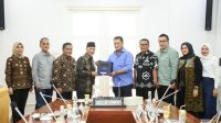 Pj Bupati Musi Banyuasin (Muba) H Apriyadi Mahmud menerima audiensi jajaran Harian Umum Media Indonesia