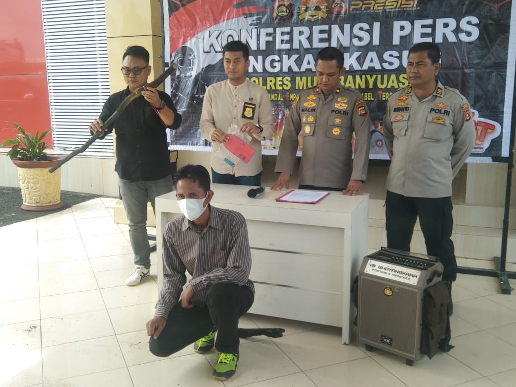 Polres Musi Banyuasin mengamankan Neli karnedi tersangka pembakaran hutan dan lahan untuk membuka area perkebunan, (28/5/2023).