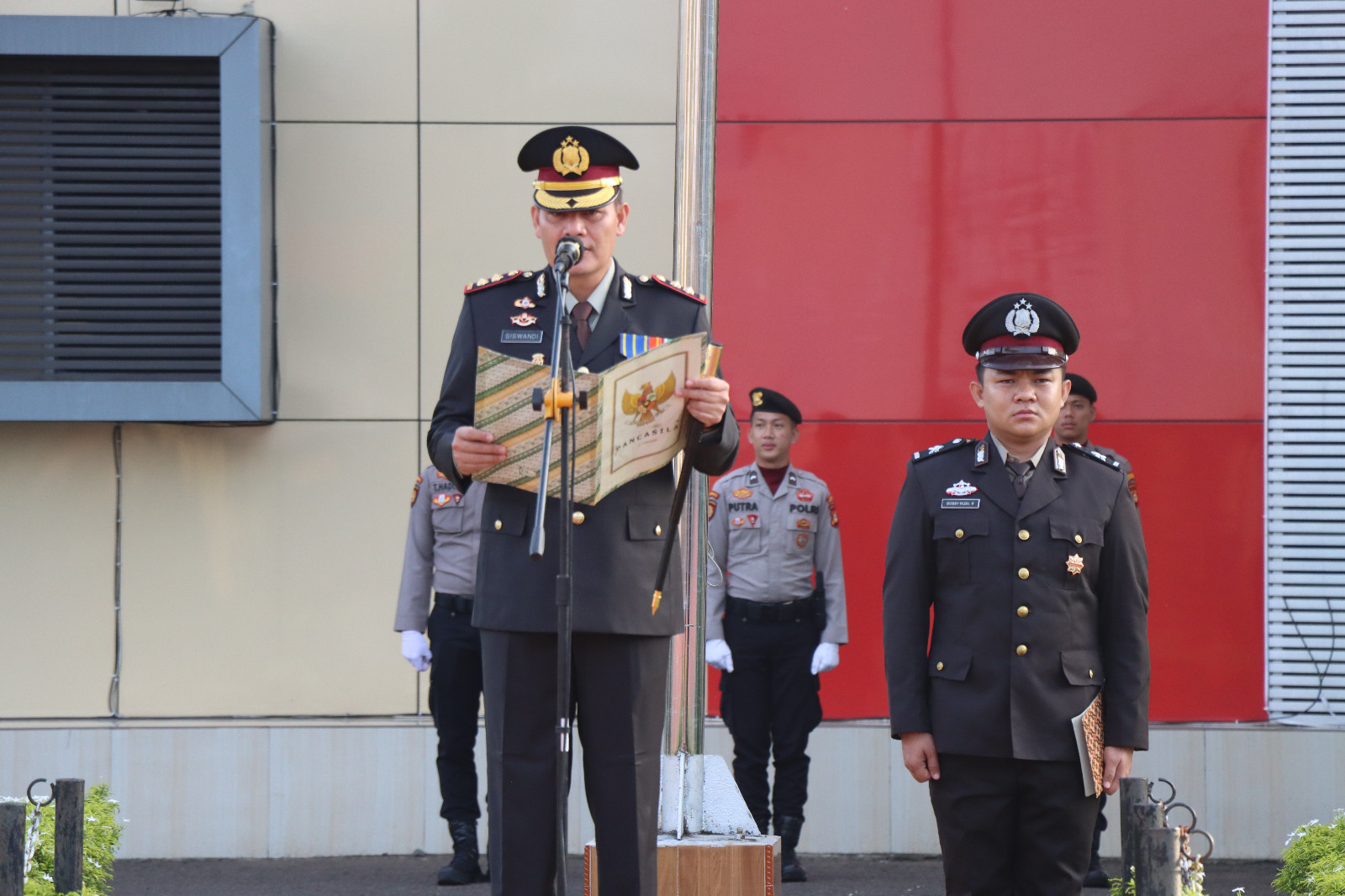 Kapolres Muba AKBP Siswandi Sik SH MH saat menjadi inspektur upacara peringatan Hari Lahir Pancasila, Kamis (1/6/2023)