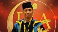 Lurah Balai Agung, Musmulyadi saat menerima penghargaan, Kamis (1/6/2023) pada Malam Anugerah Paralegal Justice Award 2023 di Discovery Hotel, Ancol Jakarta