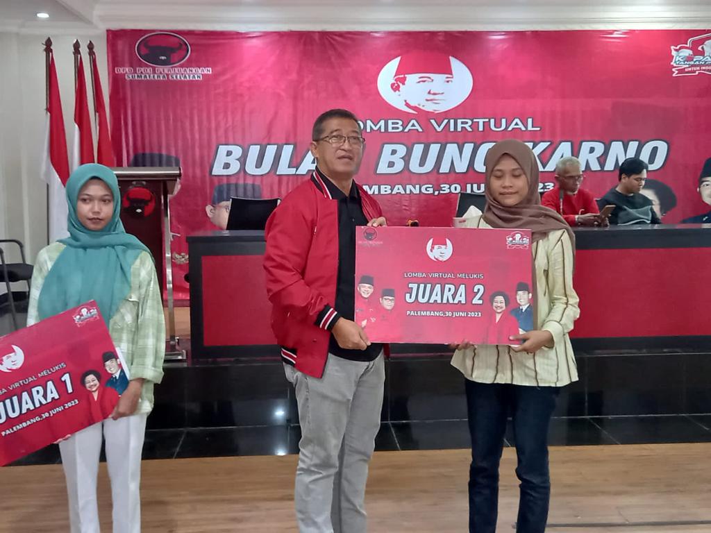 Para pemenang beragam lomba Bulan Bung Karno yang digelar PDIP Sumsel (Dok. Humas PDIP Sumsel / Indodaily.co)
