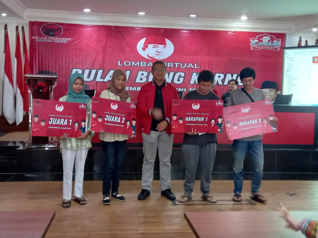 Para pemenang beragam lomba Bulan Bung Karno yang digelar PDIP Sumsel (Dok. Humas PDIP Sumsel / Indodaily.co)