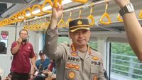 Di hari Hut Bhayangkara ke-77 pada sabtu 1 juli 2023 ratusan masyarakat kota palembang atusias menaiki moda transportasi light rail transit (lrt) gratis.