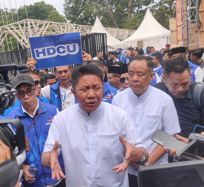 Balon Gubernur-Wagub Sumsel Herman Deru-Cik Ujang usai mendeklarasikan diri maju di Pilkada Sumsel 2024 (Indodaily.co)