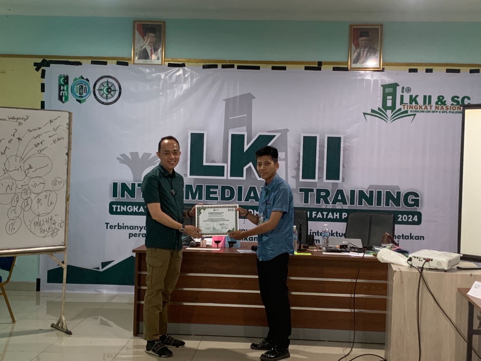 Bacawabup Banyuasin Alfi Rustam saat mengisi materi di acara Intermediate Training atau Latihan Kader II (LK II) Tingkat Nasional yang diikuti Kader Muda HMI dari berbagai daerah se-Indonesia (Dok. Humas HMI Palembang)