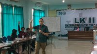 Bacawabup Banyuasin Alfi Rustam saat mengisi materi di acara Intermediate Training atau Latihan Kader II (LK II) Tingkat Nasional yang diikuti Kader Muda HMI dari berbagai daerah se-Indonesia (Dok. Humas HMI Palembang)