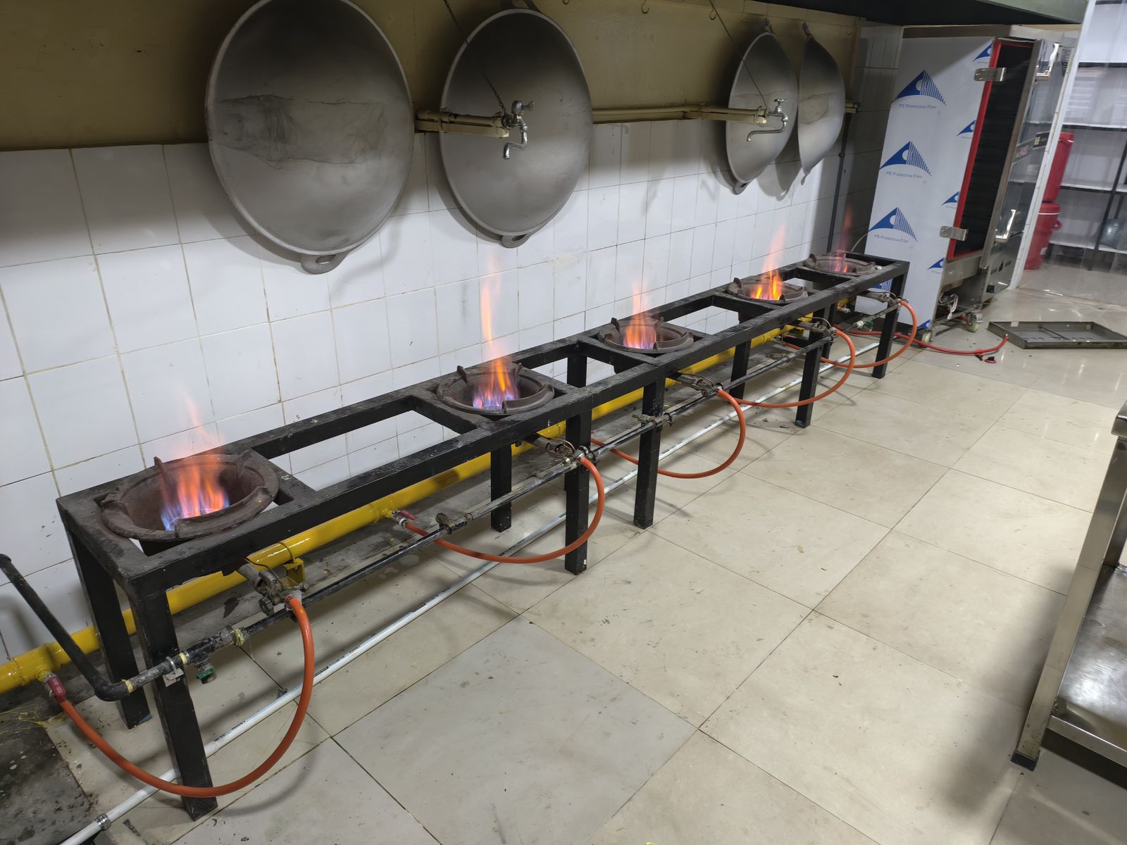 Gas PGN pendukung SPPG Batam saat memasak Makanan Bergizi Gratis (MBG) setiap hari di Kota Batam (Dok. Humas PGN)