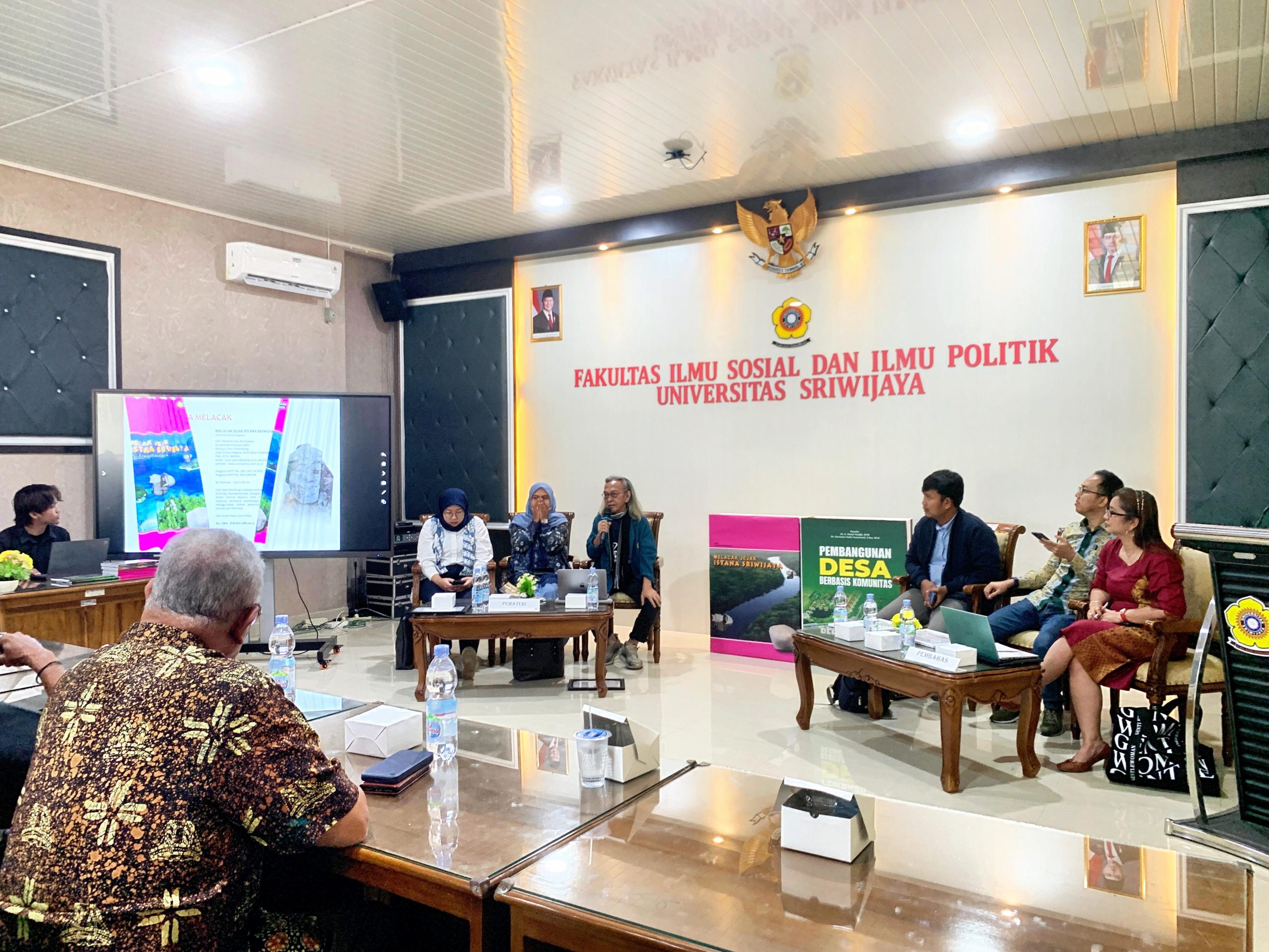 Bedah Buku 'Indonesia Emas 2045' dalam rangka perayaan Dies Natalis ke-42 FISIP Unsri Sumsel (Dok. Humas FISIP Unsri)
