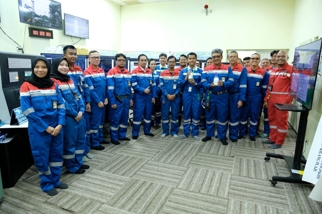 Tenaga Ahli Menteri ESDM, Satya Hangga Yudha saat mengunjungi Pertamina Plaju Palembang (Dok. Humas Pertamina Plaju Palembang)