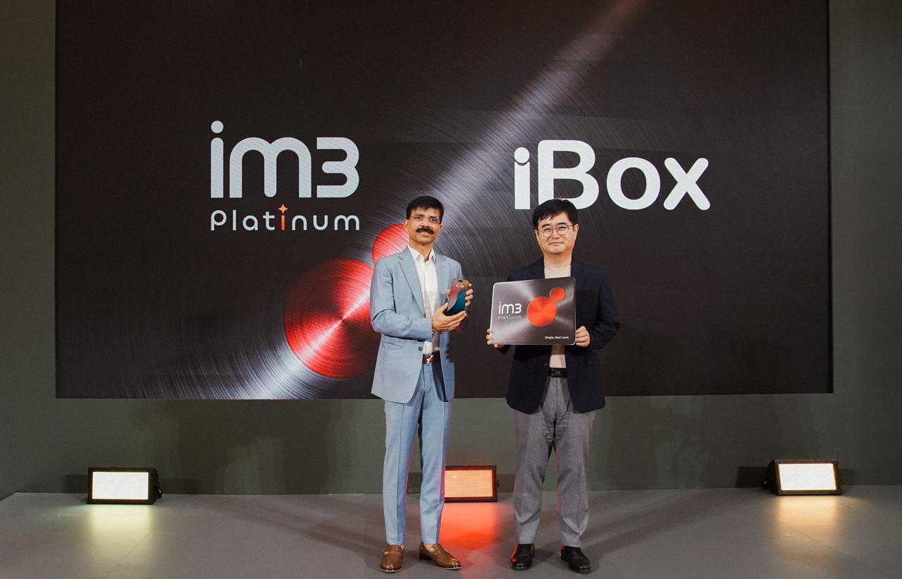 Ritesh Kumar Singh, Director and Chief Commercial Officer Indosat Ooredoo Hutchison meluncurkan IM3 Platinum bundling iPhone (Dok. Humas Indosat)