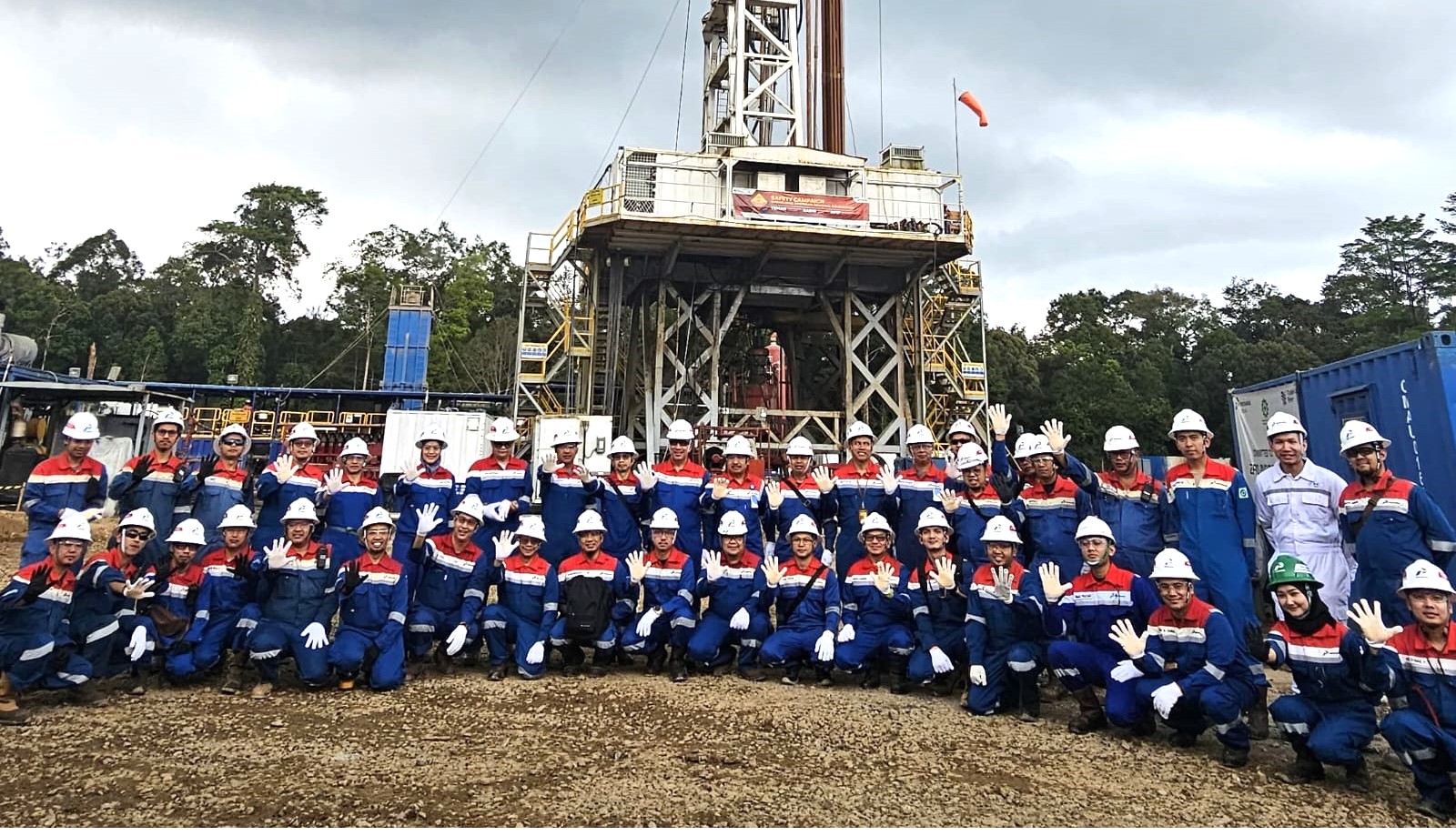 Dirut Pertamina Drilling Avep Disasmita saat melakukan management walkthrough (MWT) ke Rig Tarakan (Dok. Humas Pertamina Drilling)