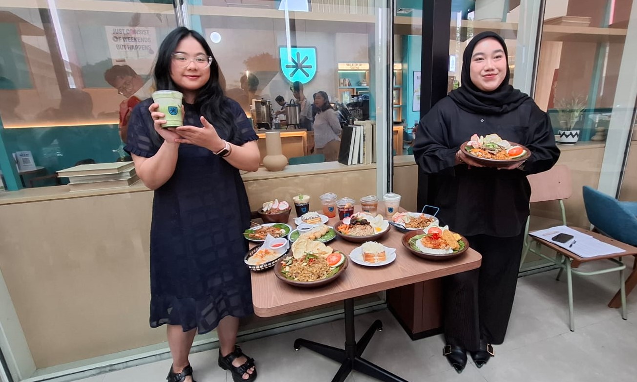 Beragam menu andalah yang menggugah selera di The People's Cafe dan Djournal Coffee di Palembang Icon Mal (Indodaily.co)