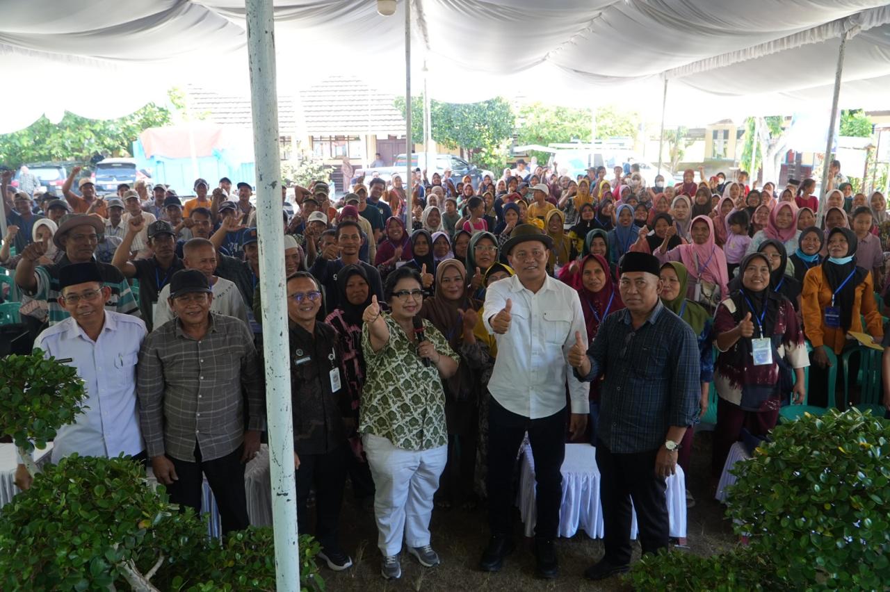 Warga Desa Mulyo Agung mendapat sosialisasi program Makan Bergizi Gratis (MBG) dari DPR RI dan Badan Gizi Nasional (BGN)