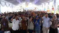 Anggota Komisi IX DPR RI Irma Suryani saat ikuti menyosialisasikan program MBG di Desa Karya Makmur OKU Timur Sumsel (Dok. Humas BGN)