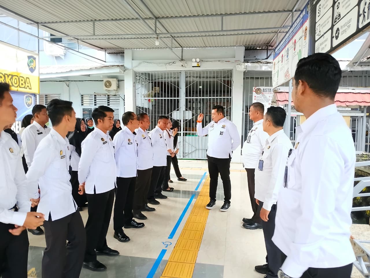 b42f789e-4d2b-4f23-ba6c-74c4ad540931