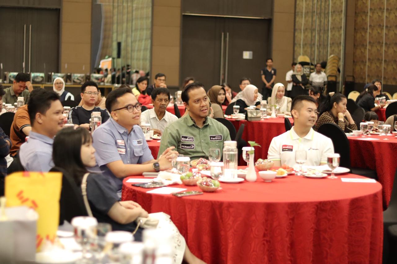 Para peserta event Ngobrol Bareng Bengkel (Ngobeng) yang digelar oleh PT Pertamina Lubricants bersama distributor resmi PT Sumber Awal Sinar dan PT Presol Indo Prima (Dok. Humas Pertamina Lubricants / Indodaily.co)
